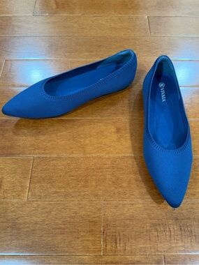 Vivaia Aria 5° Navy Slip On Pointed Toe Ballet Flats Shoes Sz. 41 (9.5)